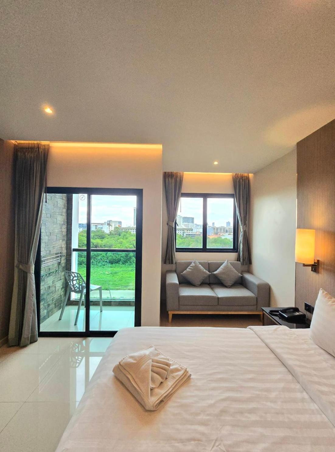 The Tj Hotel Jomtien 外观 照片