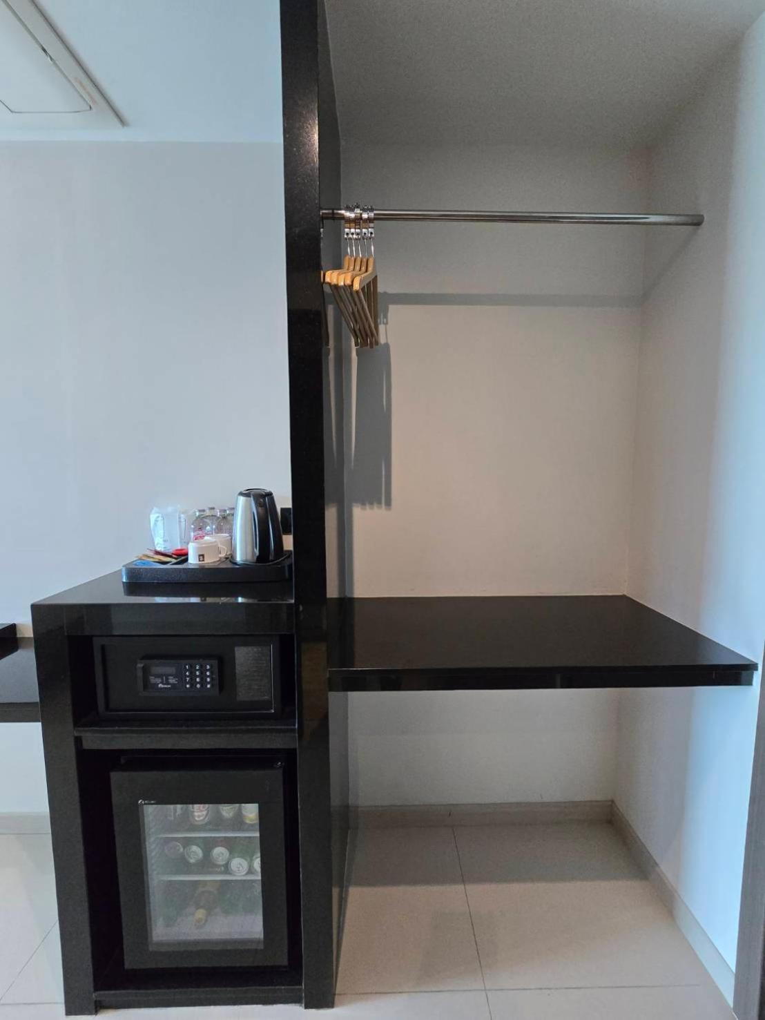 The Tj Hotel Jomtien 外观 照片